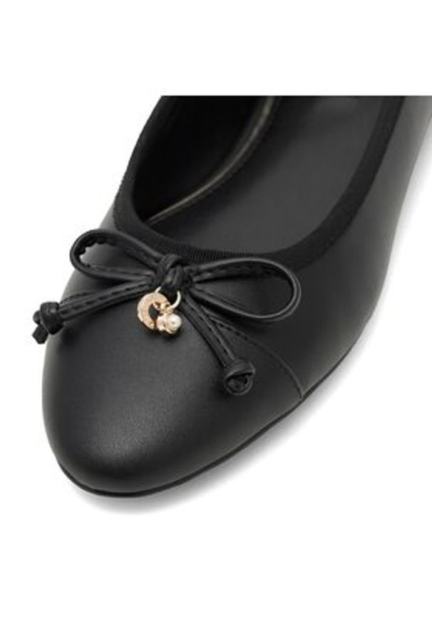 Nine West Baleriny 122AL4108 Czarny. Kolor: czarny. Materiał: skóra