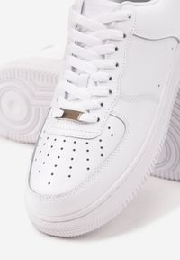 Born2be - Białe Buty Sportowe Sneakersy ze Skóry Naturalnej z Perforacją Solnelisse. Okazja: na co dzień. Kolor: biały. Materiał: skóra