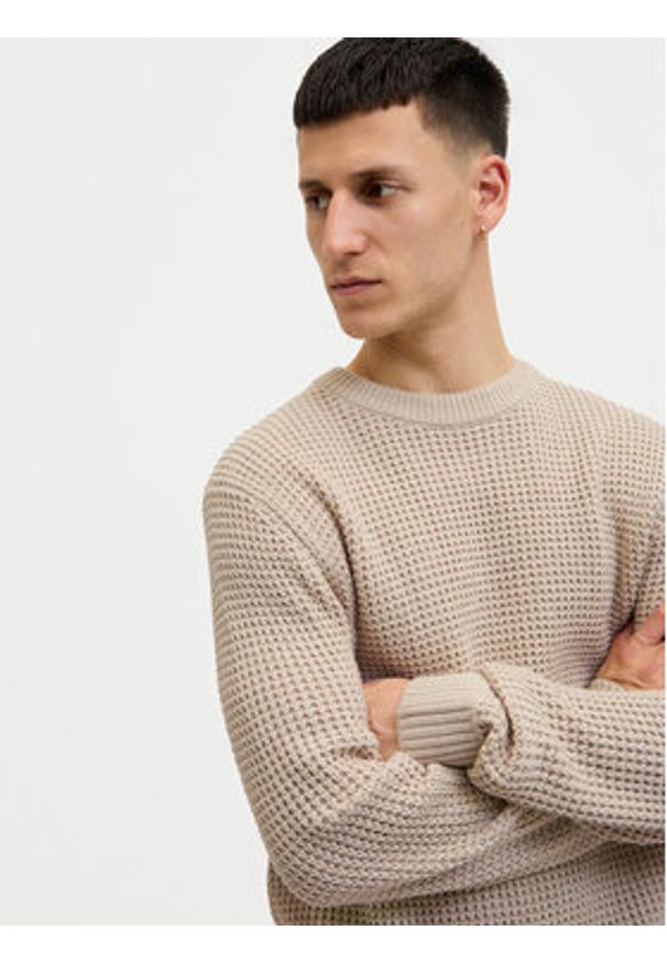 Jack & Jones Sweter Global 12287594 Beżowy Regular Fit. Kolor: beżowy. Materiał: bawełna