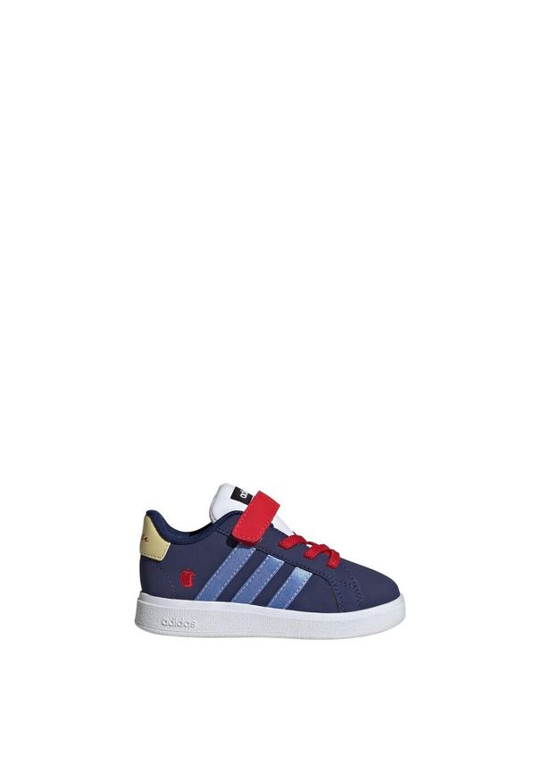 Adidas - Buty adidas Disney Snow White Grand Court 2.0 dla dzieci. Kolor: czerwony, niebieski, wielokolorowy. Wzór: motyw z bajki. Sport: turystyka piesza