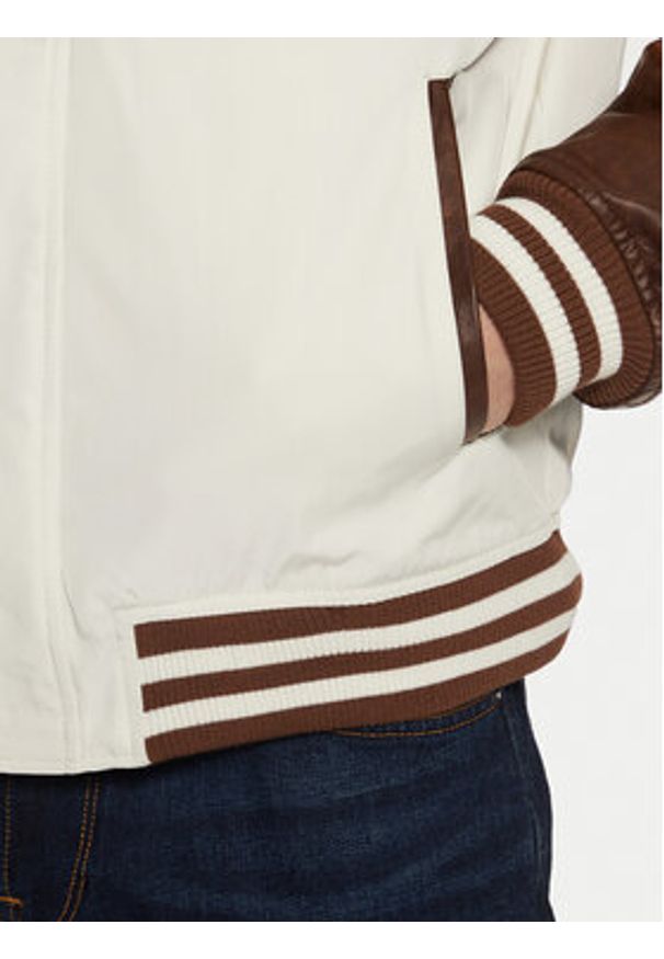 Guess Kurtka bomber M5RL19 WGU82 Biały Regular Fit. Kolor: biały. Materiał: syntetyk