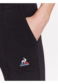 Le Coq Sportif Spodnie dresowe 2310037 Czarny Regular Fit. Kolor: czarny. Materiał: bawełna #3