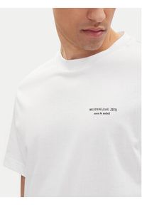 Mustang T-Shirt Akron 1016284 Biały Relaxed Fit. Kolor: biały. Materiał: bawełna #4