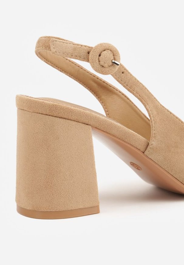 Renee - Ciemnobeżowe Czółenka na Słupku Typu Slingback Tareina. Okazja: na co dzień. Zapięcie: sprzączka. Kolor: beżowy. Materiał: prążkowany, jeans. Obcas: na słupku. Styl: casual, elegancki
