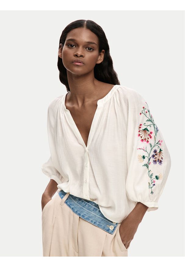 Desigual Bluzka 26SWBW13 Biały Regular Fit. Kolor: biały. Materiał: wiskoza