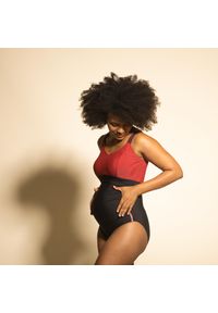 NABAIJI - Strój jednoczęściowy ciążowy do gimnastyki w wodzie damski Nabaiji Aya. Kolekcja: moda ciążowa. Kolor: wielokolorowy, czarny, czerwony. Materiał: materiał, elastan, poliamid