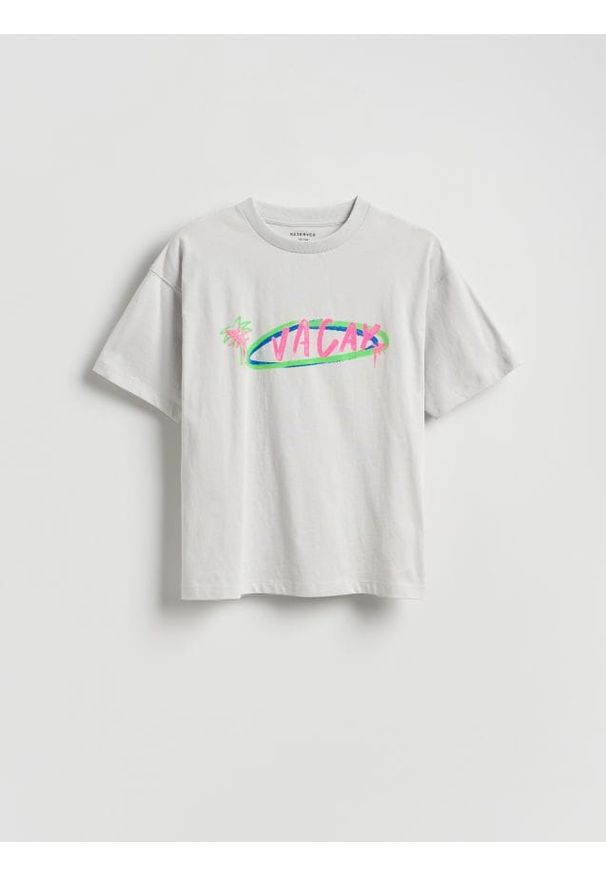 Reserved - T-shirt z nadrukiem - jasnoszary. Kolor: szary. Materiał: dzianina, bawełna. Wzór: nadruk