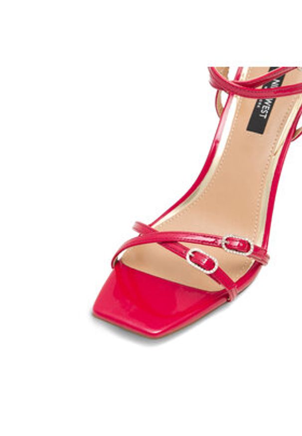 Nine West Sandały ZL23014CC Czerwony. Kolor: czerwony. Materiał: syntetyk