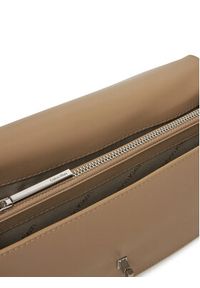 Calvin Klein Torebka Ck Elongated Shoulder Bag K60K612807 Beżowy. Kolor: beżowy. Materiał: skórzane #5