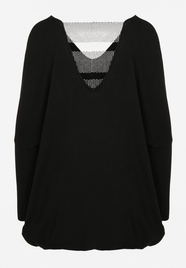 Born2be - Czarna Bluzka z Wiskozą o Nietoperzowym Kroju z Wycięciem na Plecach z Cyrkoniami Vaivenne. Okazja: na co dzień. Kolor: czarny. Materiał: wiskoza. Długość rękawa: długi rękaw. Długość: długie. Wzór: aplikacja. Styl: wizytowy, klasyczny, casual, elegancki