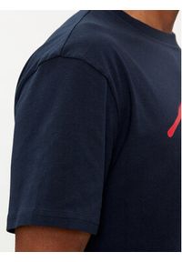 Tommy Jeans T-Shirt Spray Pop Color DM0DM18572 Granatowy Regular Fit. Kolor: niebieski. Materiał: bawełna
