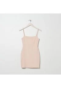 Sinsay - Sukienka mini na ramiączkach - Beżowy. Kolor: beżowy. Długość rękawa: na ramiączkach. Długość: mini #1