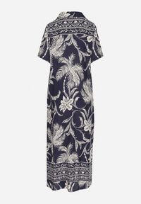 Born2be - Granatowa Koszulowa Sukienka z Wiskozy w Kwiatowy Wzór z Kieszeniami Eramira. Okazja: na co dzień. Kolor: niebieski. Materiał: wiskoza. Długość rękawa: długi rękaw. Wzór: kwiaty. Sezon: lato. Typ sukienki: koszulowe. Styl: casual, elegancki #2