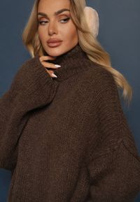 Renee - Brązowy Golf o Kroju Oversize z Wełną i Moherem Temirali. Okazja: na co dzień. Typ kołnierza: golf. Kolor: brązowy. Materiał: moher, wełna. Styl: elegancki, casual #5