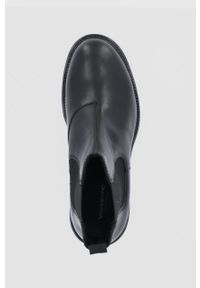Vagabond Shoemakers Sztyblety skórzane damskie kolor czarny na płaskim obcasie. Nosek buta: okrągły. Kolor: czarny. Materiał: materiał, guma. Obcas: na obcasie. Wysokość obcasa: niski #2