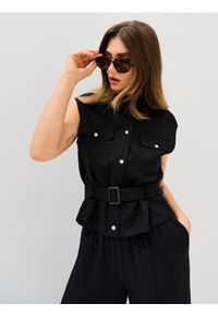 Sinsay - Koszula bez rękawów z wiskozą i domieszką lnu - czarny. Kolor: czarny. Materiał: wiskoza, len. Długość rękawa: bez rękawów #1