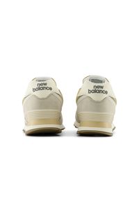 Buty unisex New Balance U5748DF – beżowe. Kolor: beżowy. Materiał: guma, zamsz, syntetyk, materiał. Szerokość cholewki: normalna. Model: New Balance 574 #6