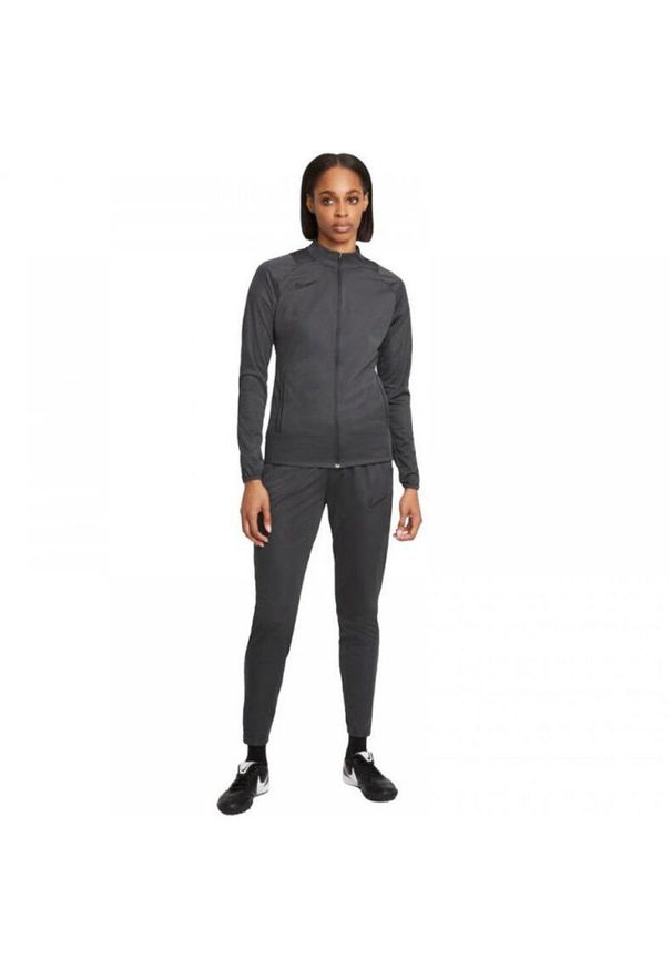 Dres treningowy dziewczęcy Nike Drifit Academy 21. Kolor: wielokolorowy. Materiał: dresówka. Sport: fitness