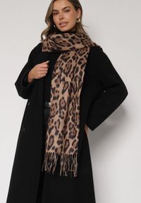 Born2be - Brązowy Panterkowy Szalik z Wiskozy Zakończony Frędzlami Ferinda. Okazja: na co dzień. Kolor: brązowy. Materiał: wiskoza. Styl: klasyczny, casual #1