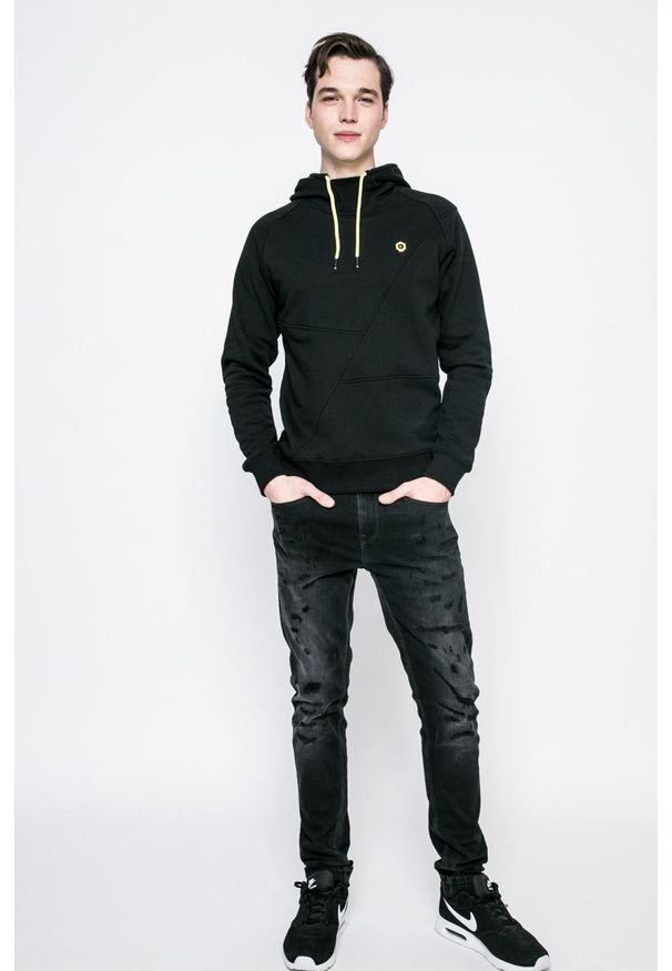 Jack & Jones - Bluza. Kolor: czarny. Materiał: dzianina. Wzór: gładki