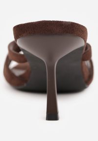 Born2be - Brązowe Eleganckie Klapki na Szpilce z Ozdobnymi Paskami i Sprzączką Malirodia. Okazja: na wesele, na ślub cywilny. Kolor: brązowy. Materiał: satyna. Wzór: paski. Obcas: na szpilce. Styl: elegancki #7