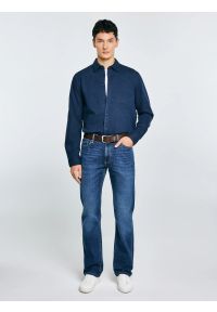 Big-Star - Koszula męska w drobną jodełkę granatowa Grest 403. Kolor: niebieski. Materiał: bawełna, jeans. Długość rękawa: długi rękaw. Długość: długie. Wzór: jodełka. Styl: klasyczny, elegancki #1