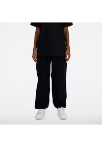 Spodnie damskie New Balance WP41513BK – czarne. Kolor: czarny. Materiał: bawełna, dresówka