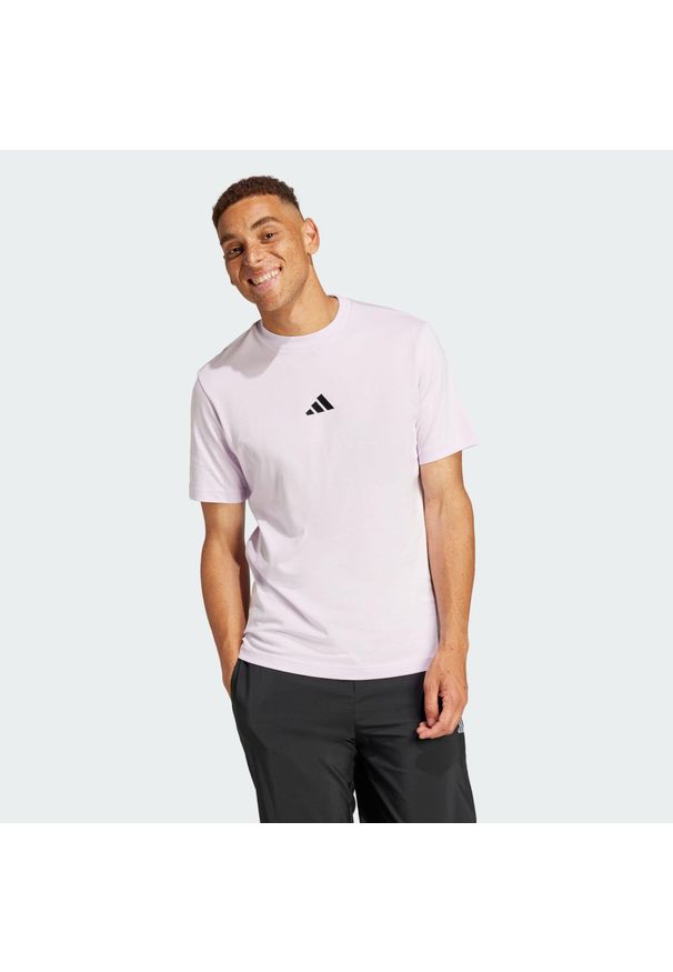 Adidas - Koszulka Essentials Small Logo Single Jersey. Kolor: fioletowy, czarny, różowy, wielokolorowy. Materiał: jersey. Sport: fitness