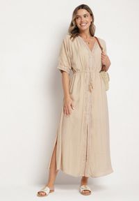 Born2be - Beżowa Wiskozowa Sukienka z Ażurową Lamówką Aravellea. Okazja: na co dzień. Typ kołnierza: dekolt w serek. Kolor: beżowy. Materiał: wiskoza. Wzór: ażurowy. Styl: casual, elegancki #6