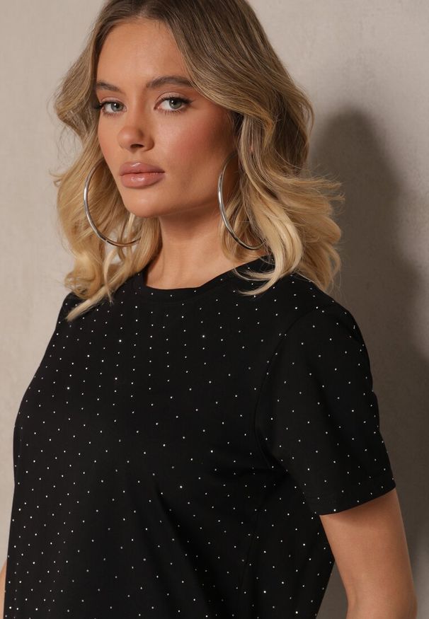 Renee - Czarna Bluzka z Bawełny z Cyrkoniami Analaris. Okazja: na co dzień. Kolor: czarny. Materiał: bawełna. Długość rękawa: krótki rękaw. Długość: krótkie. Wzór: aplikacja. Styl: casual