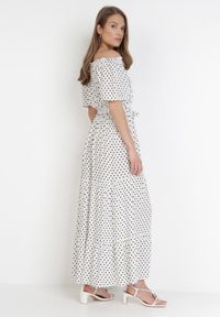 Born2be - Biała Sukienka Paphophi. Kolor: biały. Materiał: wiskoza, tkanina, materiał. Długość rękawa: krótki rękaw. Wzór: kropki. Długość: midi #2