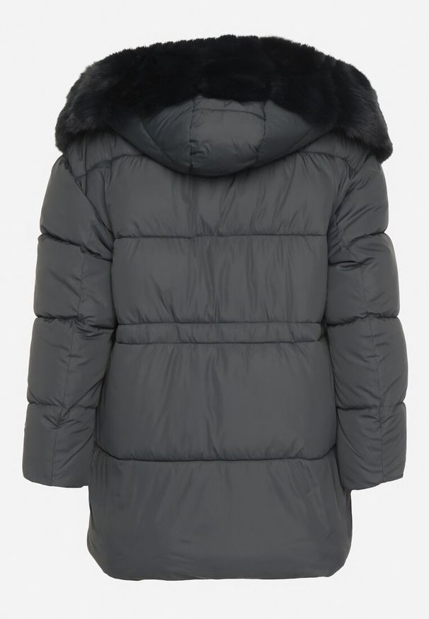 Born2be - Ciemnozielona Kurtka z Pikowanymi Przeszyciami i Kapturem z Futerkiem Galiadia. Okazja: na spacer, na co dzień. Kolor: zielony. Materiał: futro. Styl: casual, sportowy, klasyczny