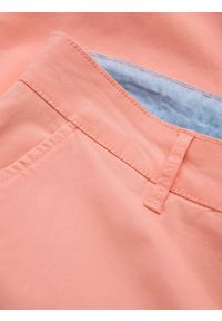 Ombre Clothing - Szorty męskie chinosy z kontrastowym podwinięciem – łososiowe V9. Okazja: na imprezę, do pracy, na co dzień. Kolor: pomarańczowy. Materiał: tkanina, elastan, bawełna. Długość: krótkie. Wzór: kolorowy. Sezon: lato. Styl: wakacyjny, casual #5