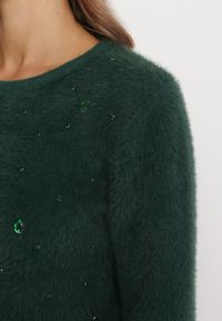Born2be - Zielony Sweter z Dłuższym Włosiem i Kryształkami Hennilla. Kolekcja: plus size. Kolor: zielony. Materiał: dzianina. Długość rękawa: długi rękaw. Długość: długie #4