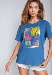 Born2be - Niebieski Klasyczny Bawełniany T-shirt z Wakacyjnym Nadrukiem Zaronea. Okazja: na spotkanie biznesowe, na co dzień. Kolor: niebieski. Materiał: bawełna. Wzór: nadruk. Sezon: lato. Styl: wakacyjny, klasyczny #1