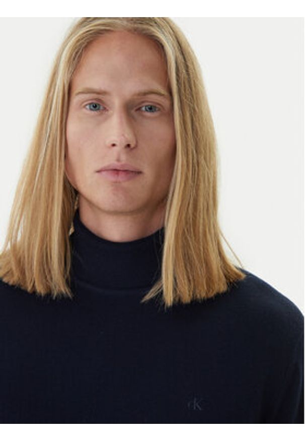 Calvin Klein Golf LV04LD317G Niebieski Regular Fit. Typ kołnierza: golf. Kolor: niebieski. Materiał: wełna