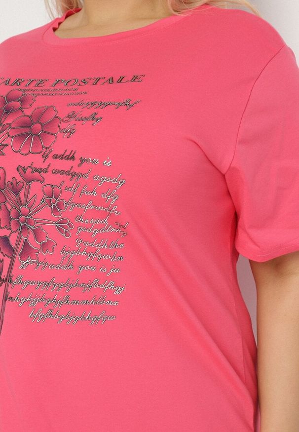 Born2be - Ciemnoróżowy T-shirt z Bawełny z Metalicznym Nadrukiem Olianea. Okazja: na co dzień. Kolor: różowy. Materiał: bawełna. Wzór: nadruk. Styl: klasyczny, casual