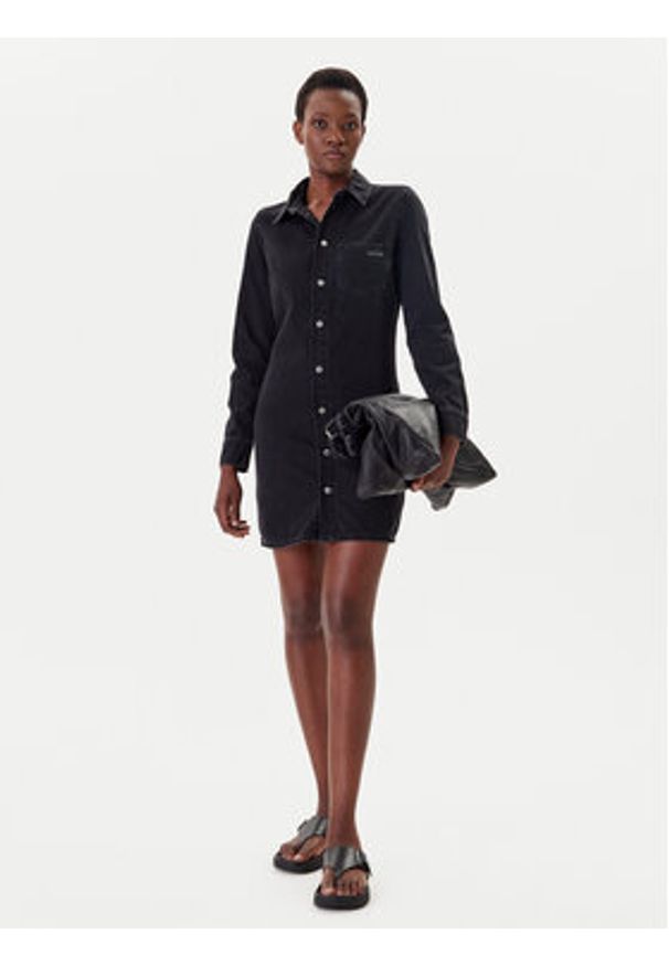 Calvin Klein Jeans Sukienka jeansowa J20J225171 Czarny Slim Fit. Kolor: czarny. Materiał: bawełna