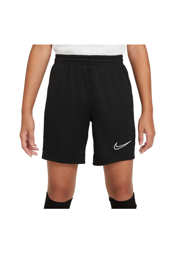 Spodenki piłkarskie Nike Dri-FIT Academy JR CW6109. Materiał: materiał, włókno, skóra, poliester. Technologia: Dri-Fit (Nike). Styl: klasyczny. Sport: piłka nożna