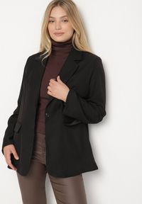 Born2be - Czarna Jednorzędowa Marynarka z Usztywnioną Linią Ramion Tiolinda. Okazja: na spotkanie biznesowe, do pracy, na co dzień. Kolekcja: plus size. Kolor: czarny. Materiał: jeans. Styl: biznesowy, casual, elegancki #3