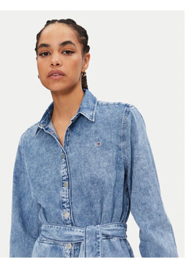 Tommy Jeans Sukienka jeansowa Chambray DW0DW19813 Niebieski Regular Fit. Kolor: niebieski. Materiał: bawełna