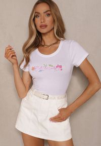 Renee - Biały T-shirt z Bawełny Zdobiony Nadrukiem Zarinla. Okazja: na co dzień. Kolor: biały. Materiał: bawełna. Wzór: aplikacja, nadruk. Styl: klasyczny, elegancki, casual