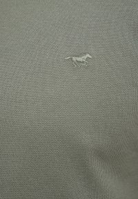 Męski T-Shirt Mustang Style Pierre Agave Green 1016880 6473 #5