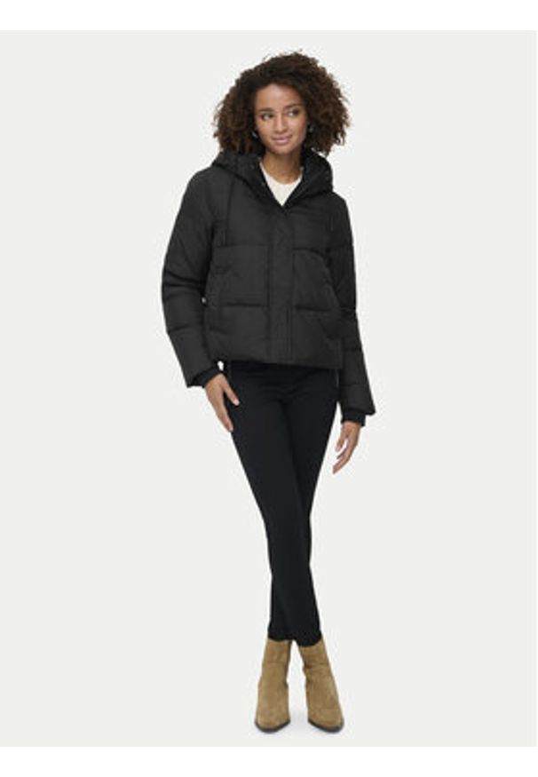 only - ONLY Kurtka puchowa Alice 15316455 Czarny Regular Fit. Kolor: czarny. Materiał: syntetyk