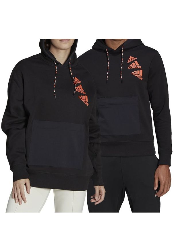 Adidas - Bluza adidas Essentials BrandLove Fleece Hoodie HL9376 - czarne. Typ kołnierza: kaptur. Kolor: czarny. Materiał: materiał, bawełna, poliester. Wzór: aplikacja. Styl: klasyczny