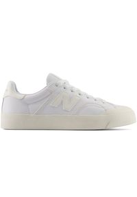 Buty unisex New Balance BB100LGY – białe. Okazja: na co dzień. Kolor: biały. Materiał: guma, materiał, syntetyk. Szerokość cholewki: normalna. Obcas: na platformie