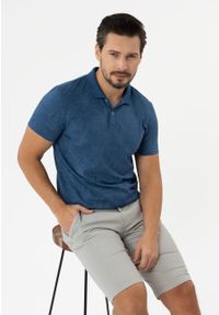 Volcano - O-KOBALT. Typ kołnierza: polo. Kolor: niebieski. Materiał: dzianina, len, materiał, prążkowany, bawełna, skóra, jersey, jeans. Długość rękawa: krótki rękaw. Długość: krótkie. Wzór: gładki. Styl: wakacyjny #1