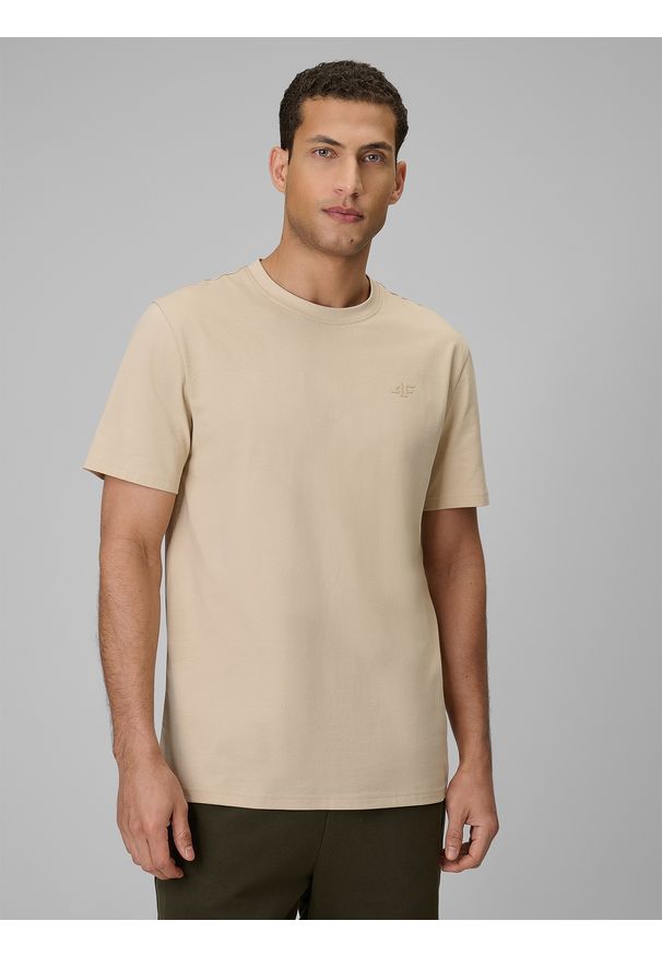 4f - 4F T-shirt regular gładki męski - beżowy M. Okazja: na co dzień. Kolor: beżowy. Materiał: materiał. Wzór: gładki. Styl: casual, klasyczny