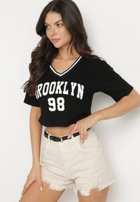 Born2be - Czarny Bawełniany T-shirt z Napisem Nitanelia. Okazja: na co dzień. Kolor: czarny. Materiał: bawełna. Wzór: napisy. Styl: casual