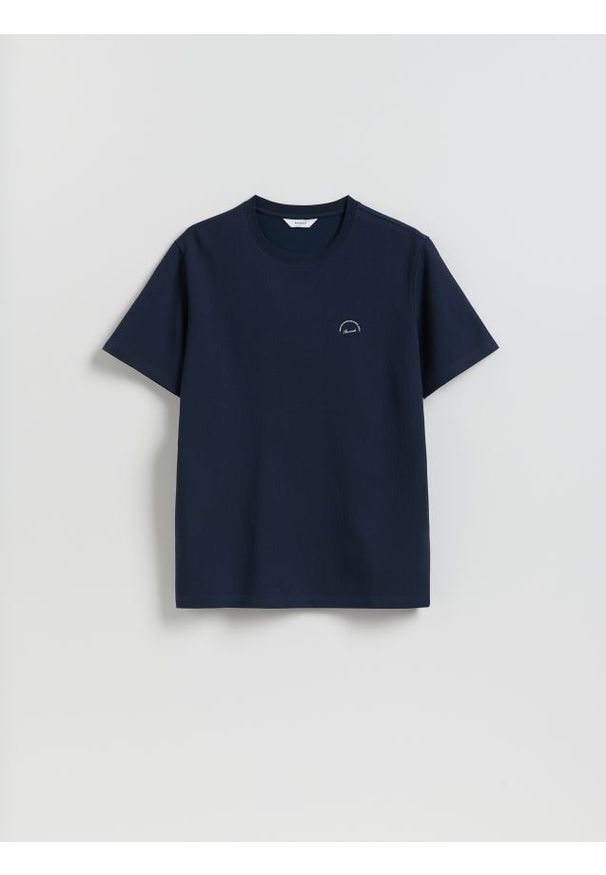 Reserved - Strukturalny t-shirt regular fit - granatowy. Kolor: niebieski. Materiał: bawełna, dzianina
